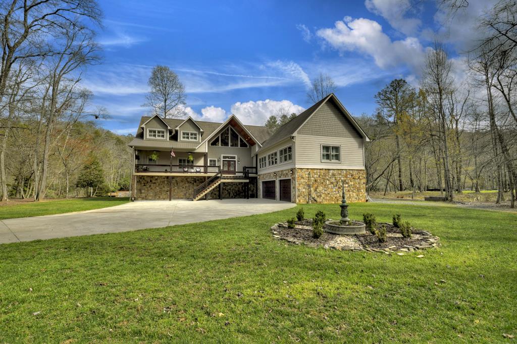 448 Riverbend Manor Property Photo