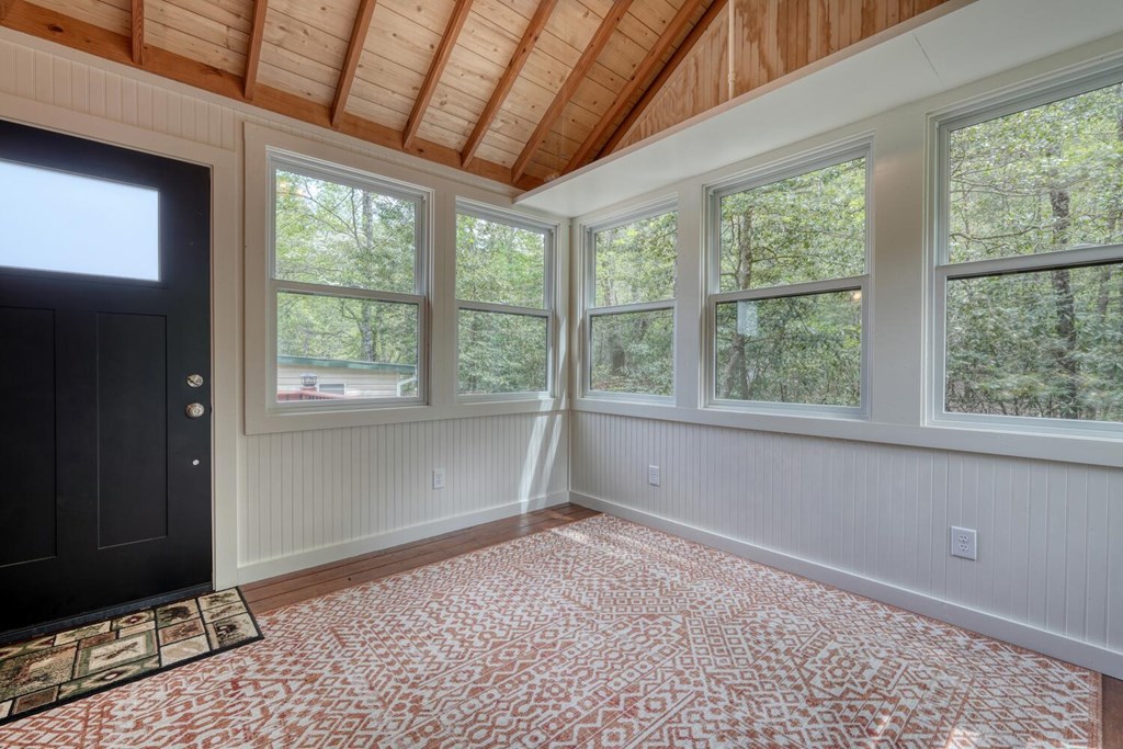 1095 Creekside Drive Property Photo 13
