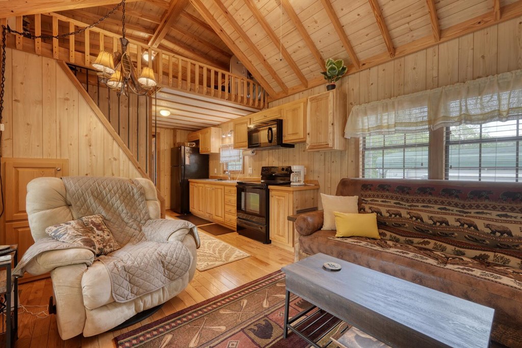 1095 Creekside Drive Property Photo 14