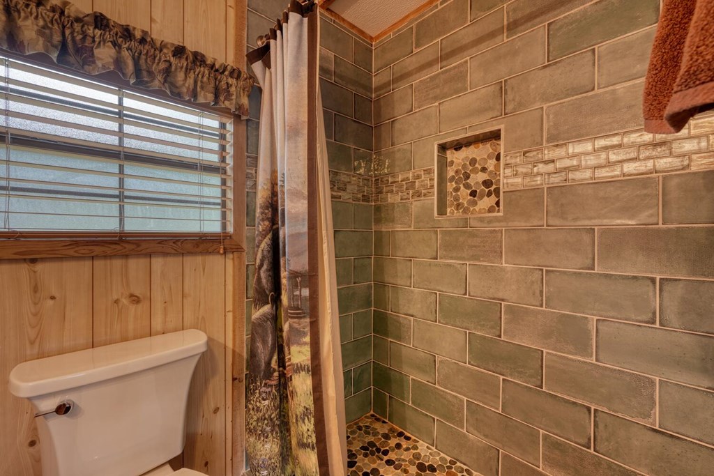 1095 Creekside Drive Property Photo 23