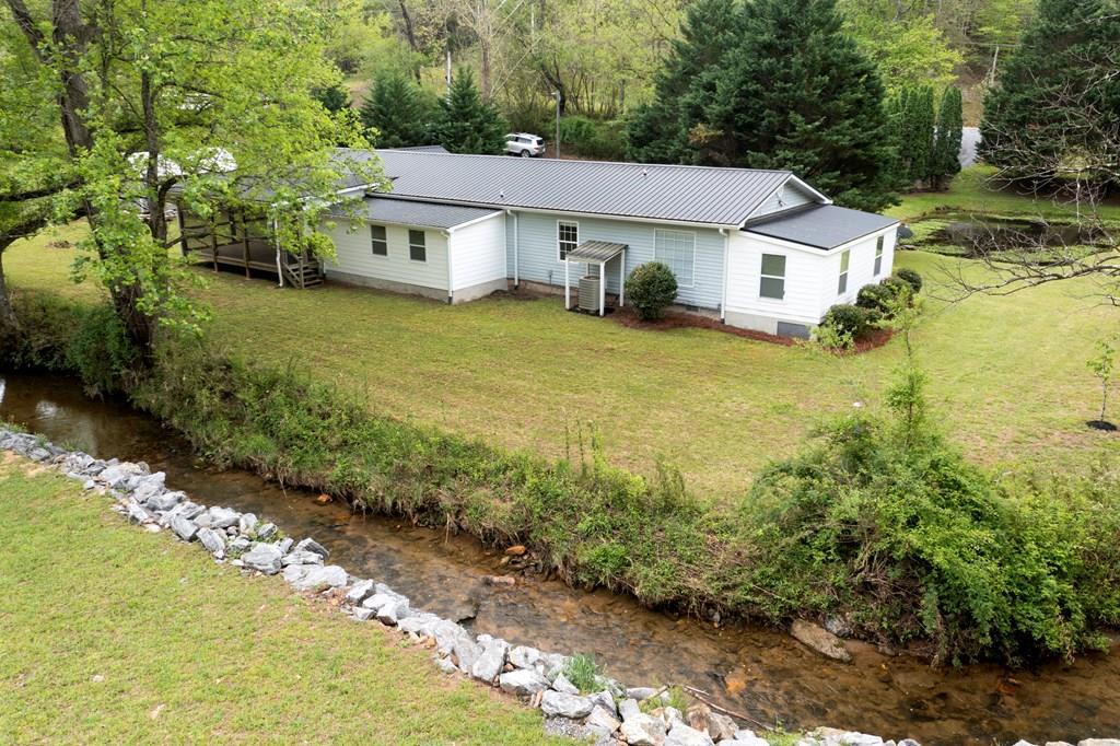 6487 Crooked Creek Road Property Photo 4