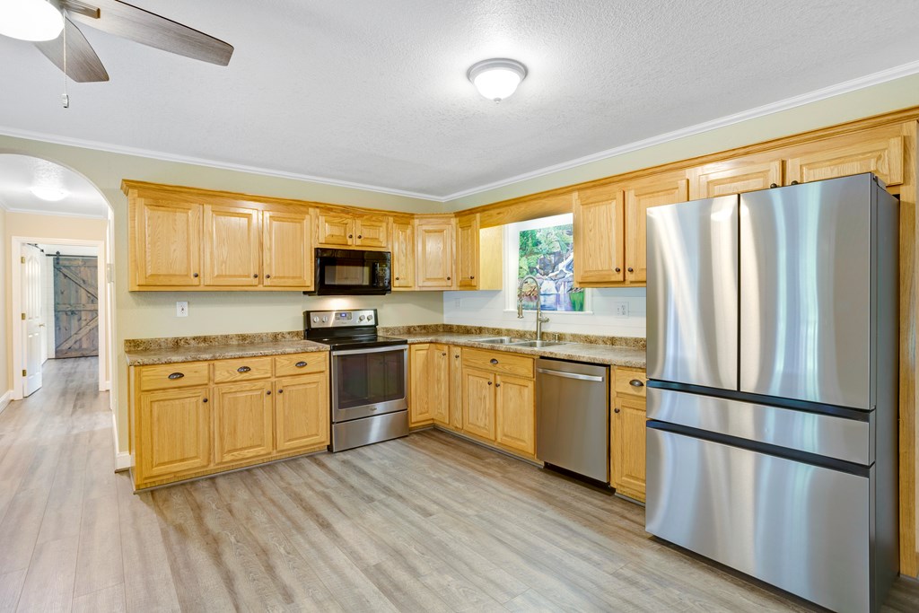6487 Crooked Creek Road Property Photo 12