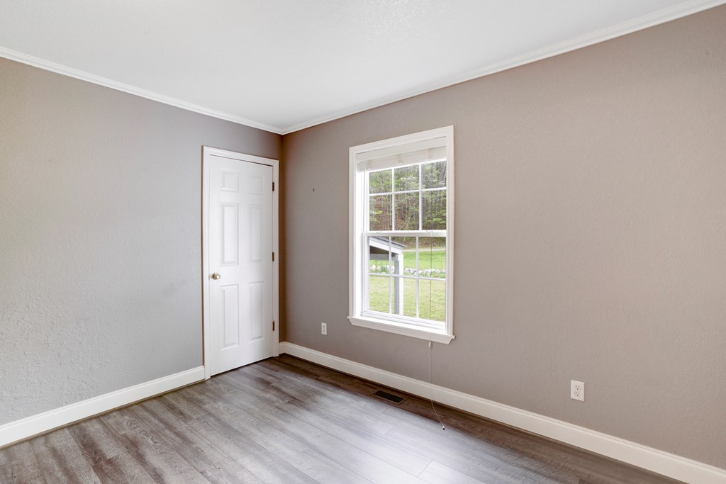 6487 Crooked Creek Road Property Photo 23