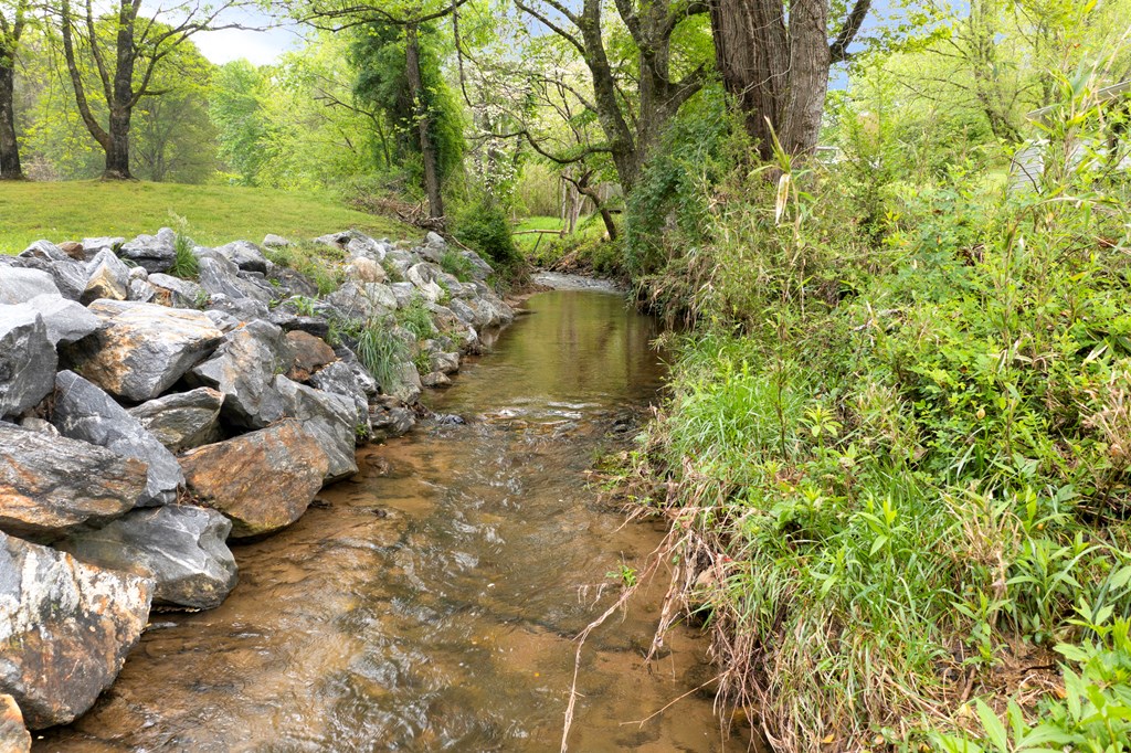 6487 Crooked Creek Road Property Photo 34