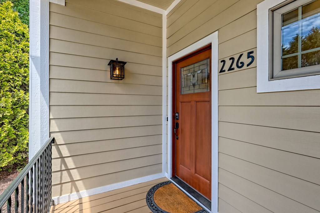 2265 Eastgate Drive Property Photo 10