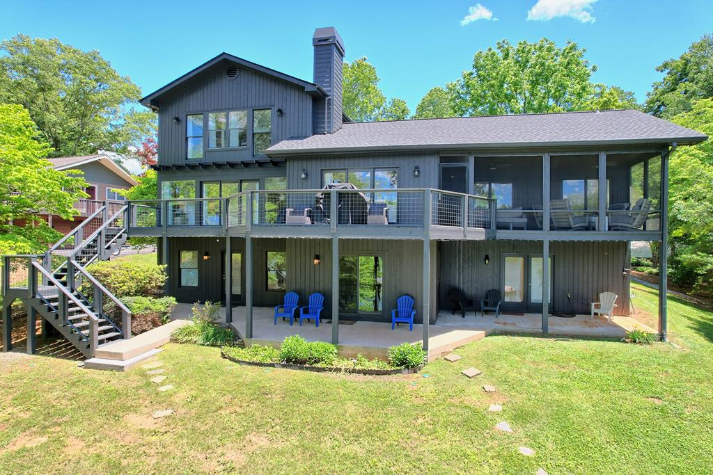 98 Licklog Crest Property Photo 3