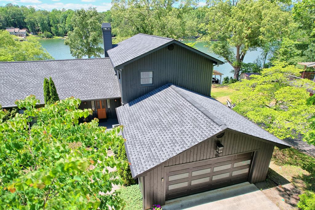 98 Licklog Crest Property Photo 8