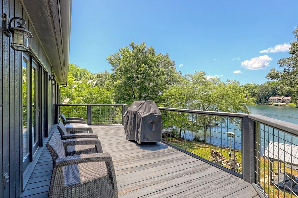 98 Licklog Crest Property Photo 18