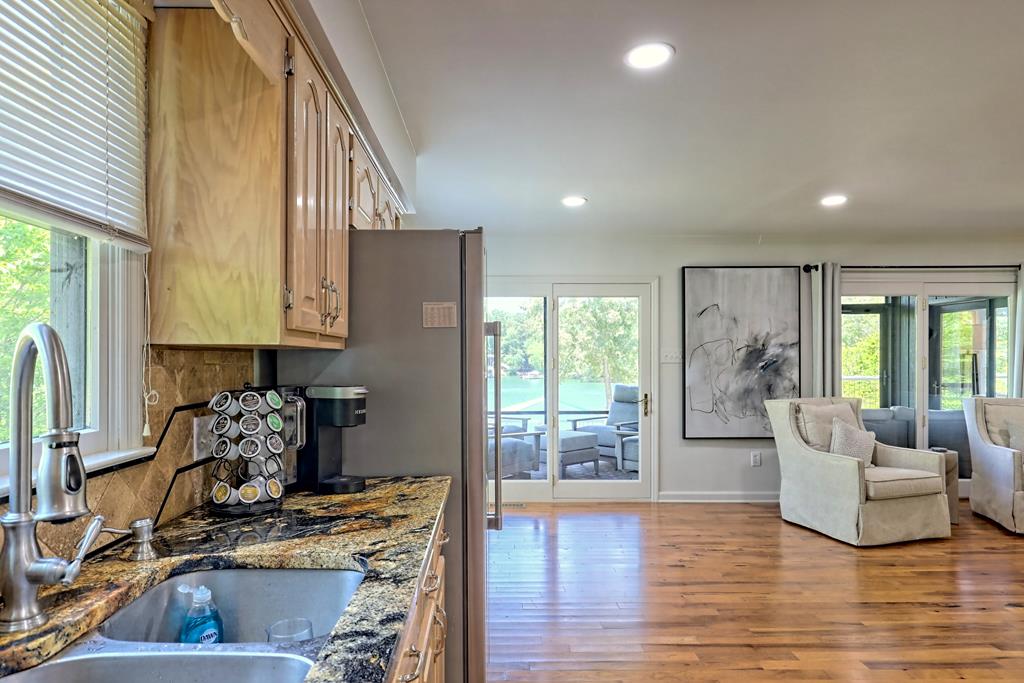 98 Licklog Crest Property Photo 24