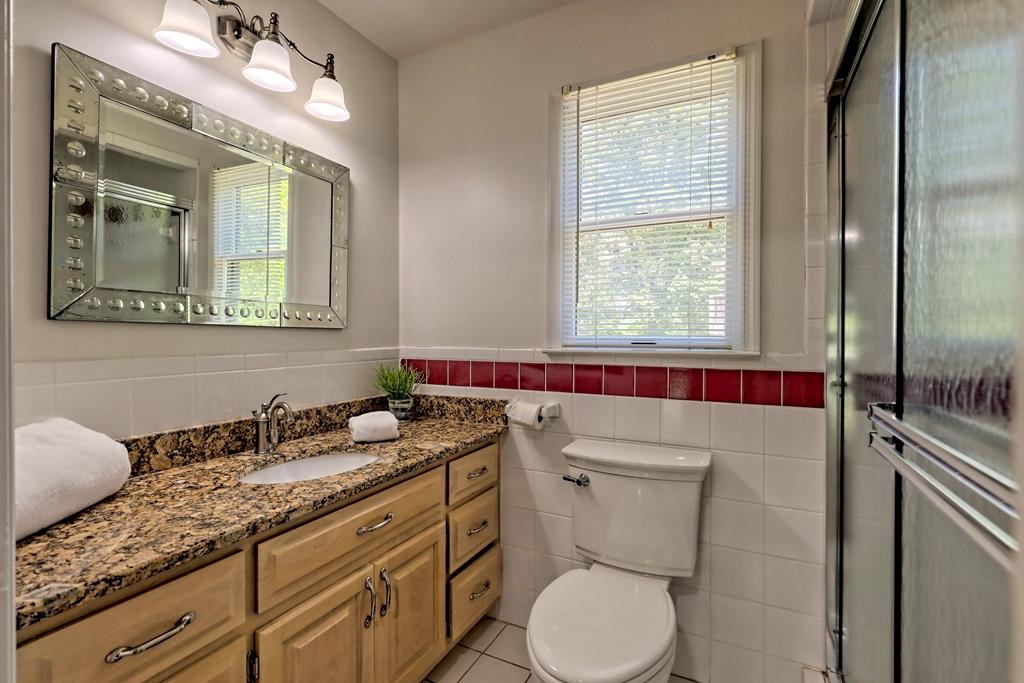 98 Licklog Crest Property Photo 29