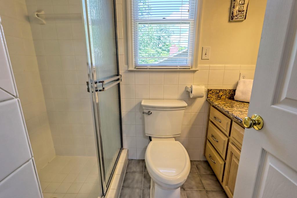 98 Licklog Crest Property Photo 34