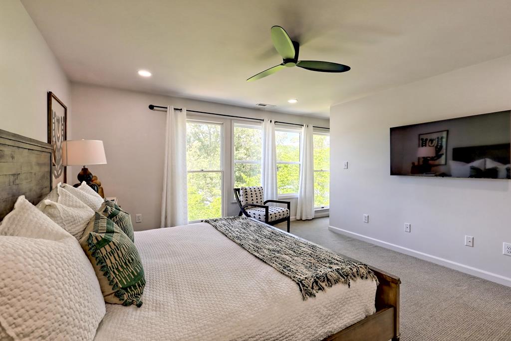 98 Licklog Crest Property Photo 40