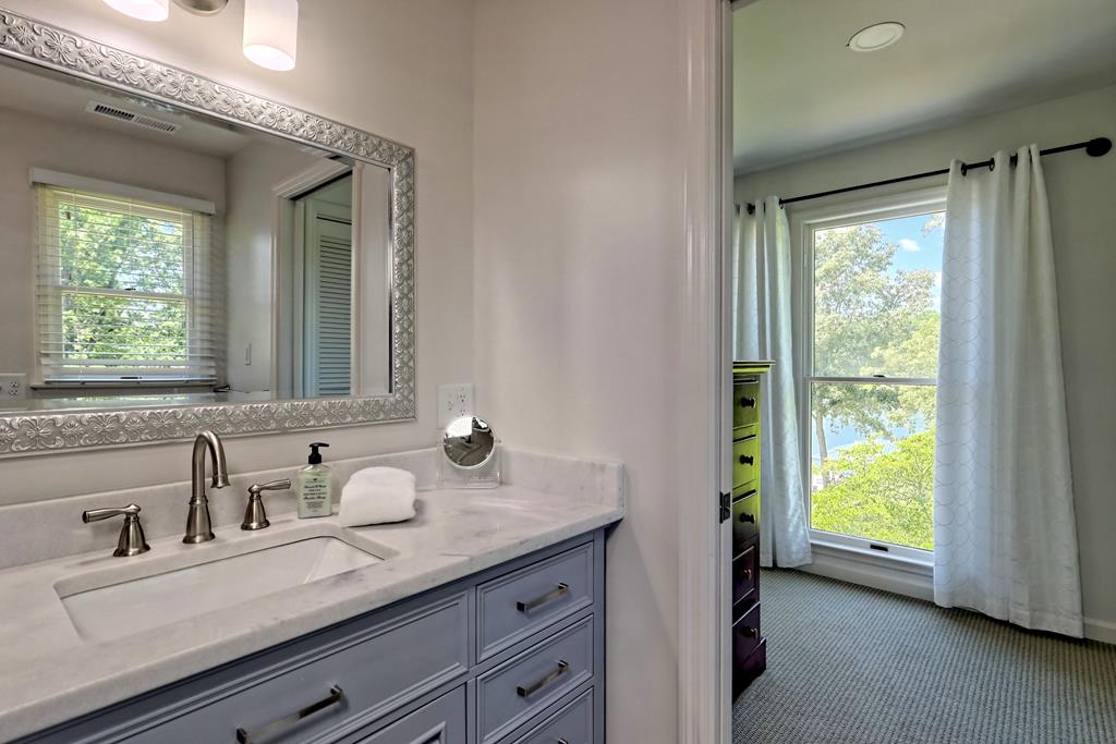 98 Licklog Crest Property Photo 45