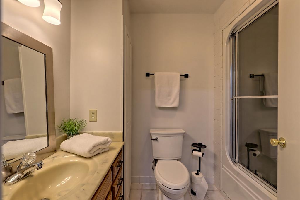 98 Licklog Crest Property Photo 55