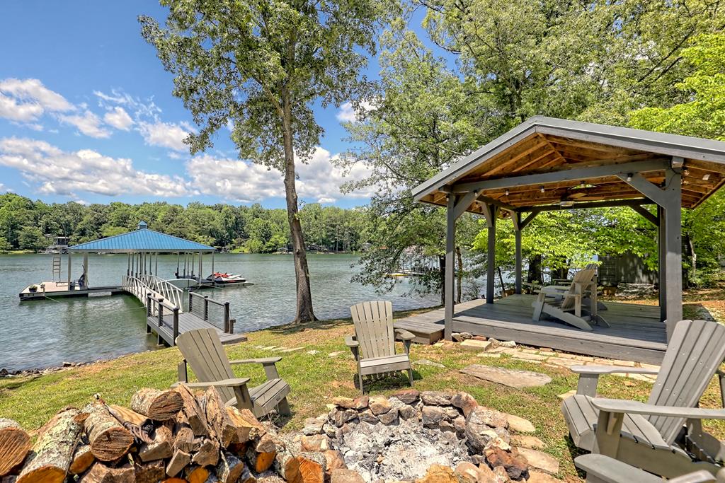 98 Licklog Crest Property Photo 61