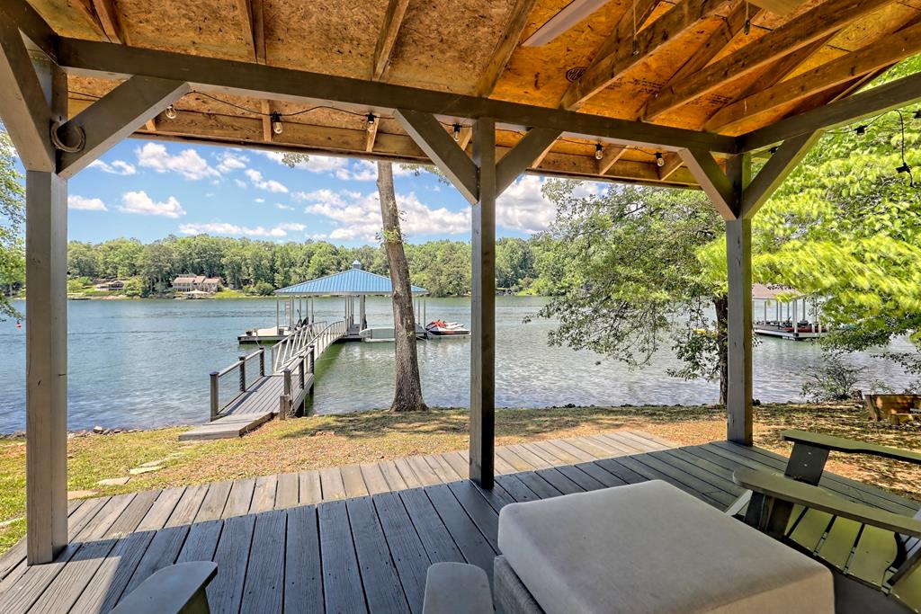 98 Licklog Crest Property Photo 66