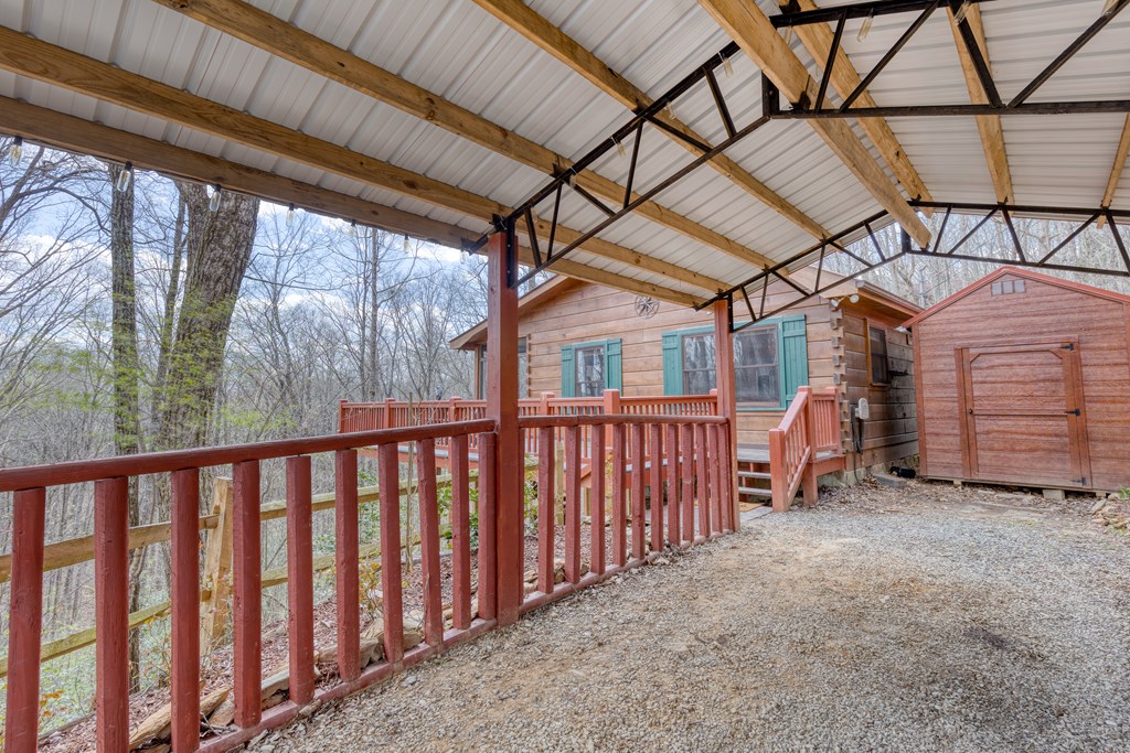 688 Little Bushy Head Road Property Photo 13