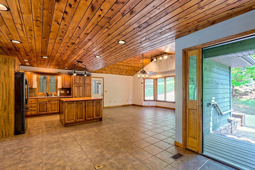 2403 Hidden Valley Road Property Photo 14