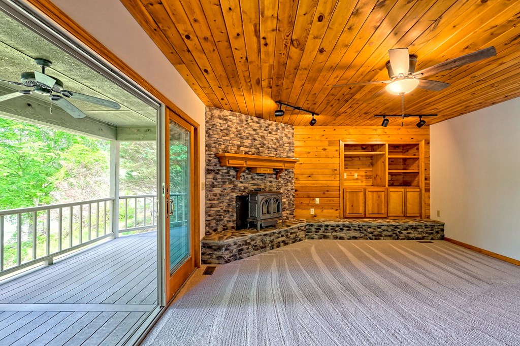 2403 Hidden Valley Road Property Photo 18
