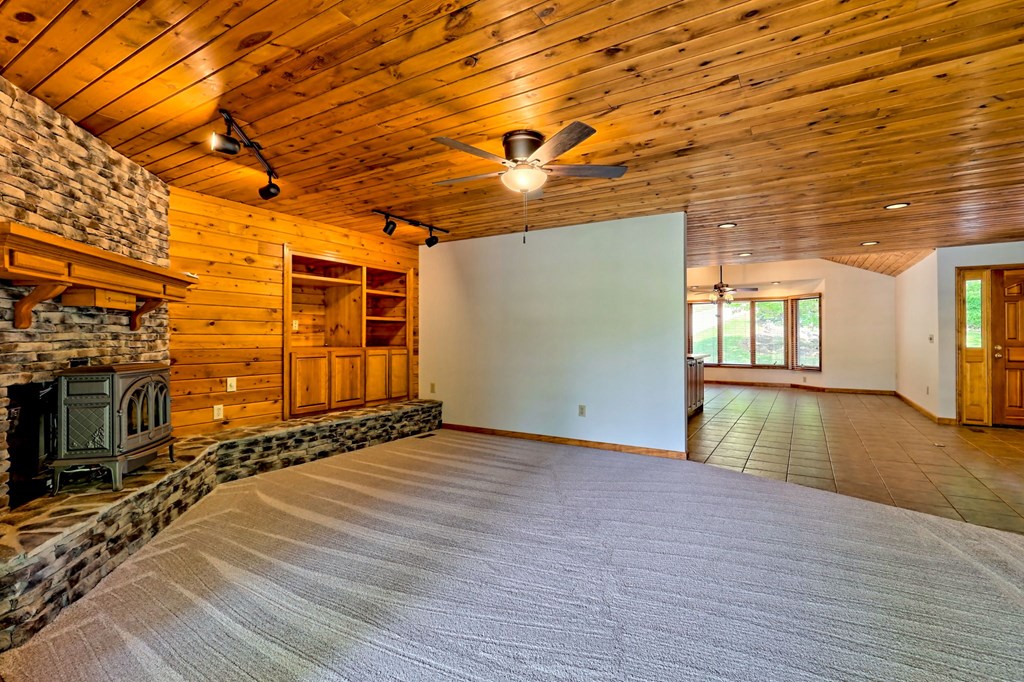 2403 Hidden Valley Road Property Photo 21