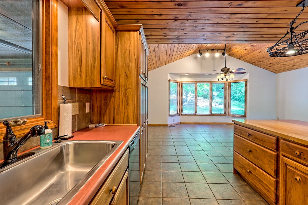 2403 Hidden Valley Road Property Photo 26