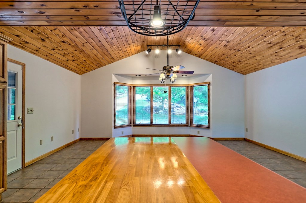 2403 Hidden Valley Road Property Photo 27