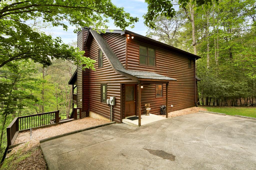 135 Hale Court Property Photo 2