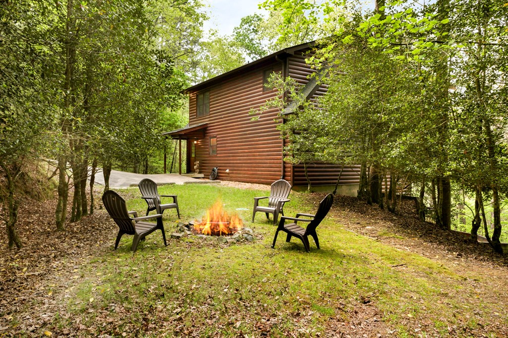 135 Hale Court Property Photo 4