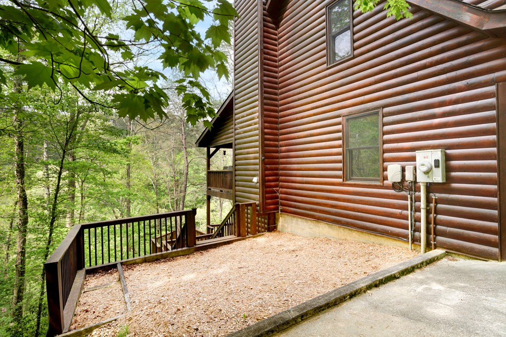 135 Hale Court Property Photo 7