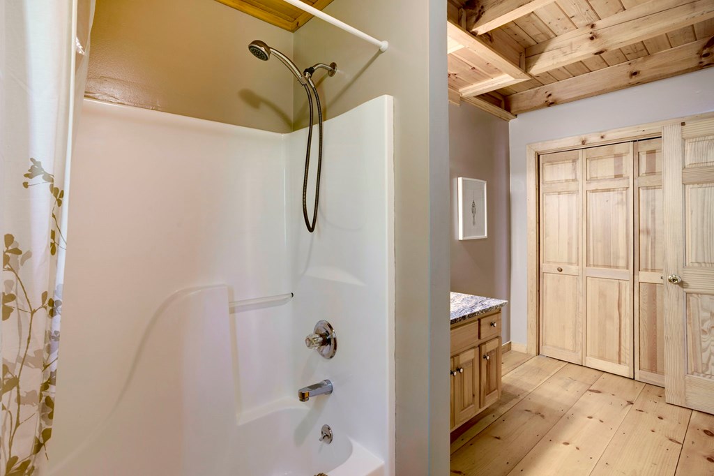 135 Hale Court Property Photo 24