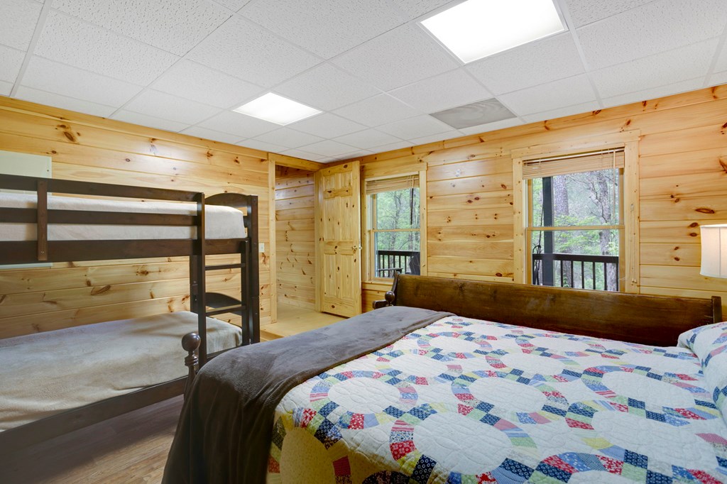 135 Hale Court Property Photo 41