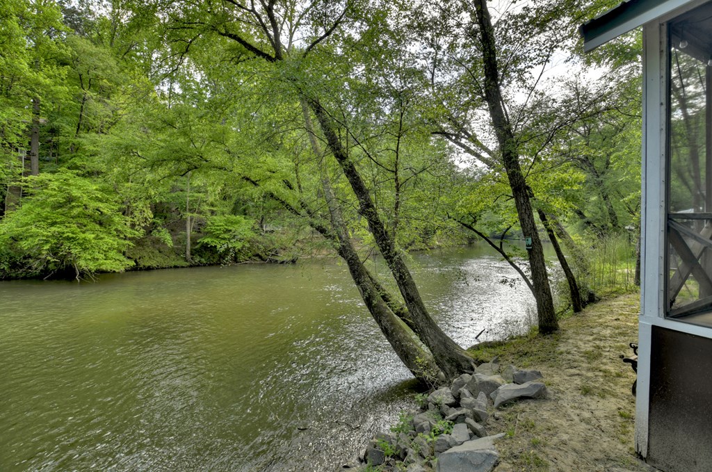 25 4th Street Property Photo 3