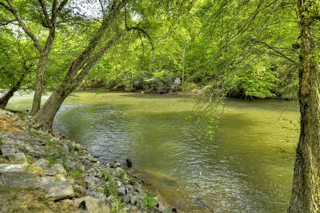 25 4th Street Property Photo 4