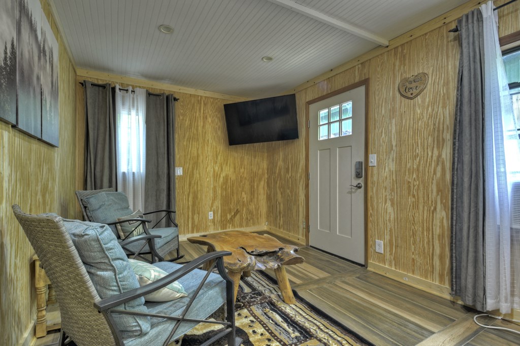 25 4th Street Property Photo 9