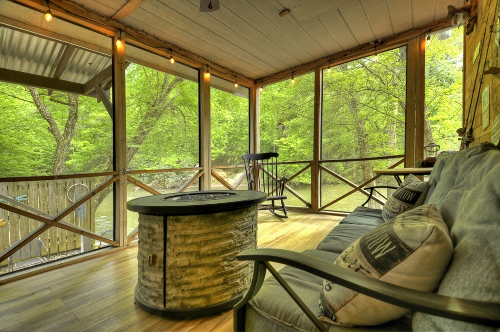 25 4th Street Property Photo 15