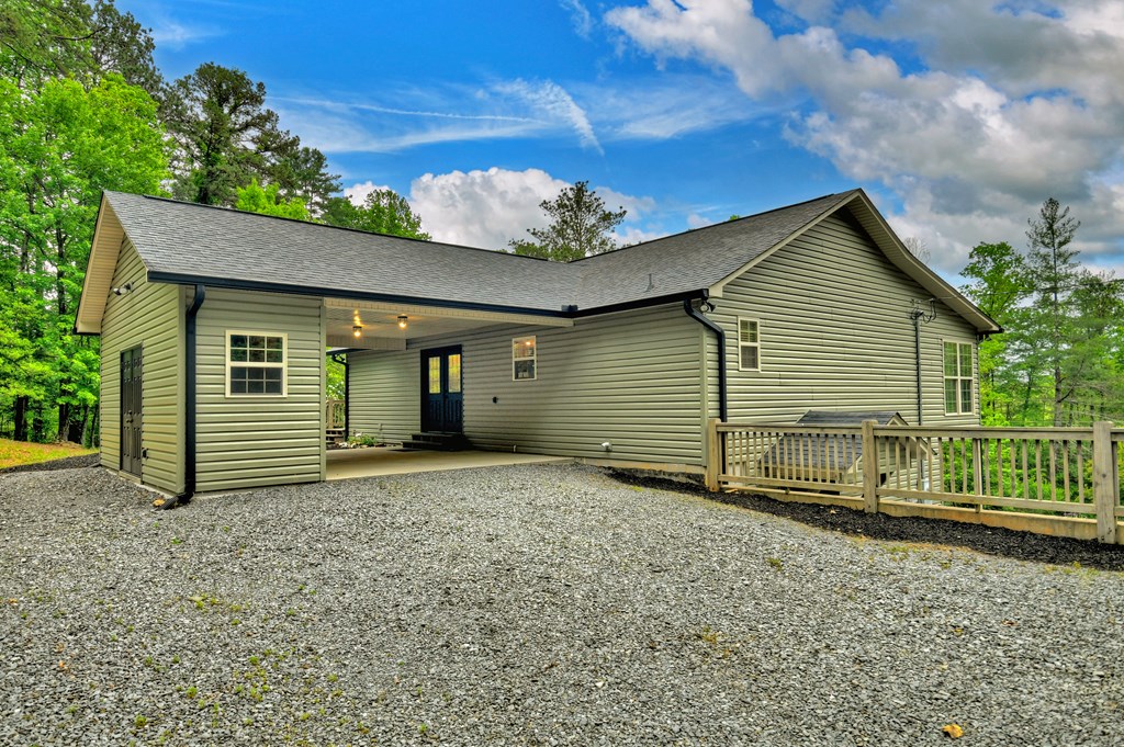 293 James Drive Property Photo 5