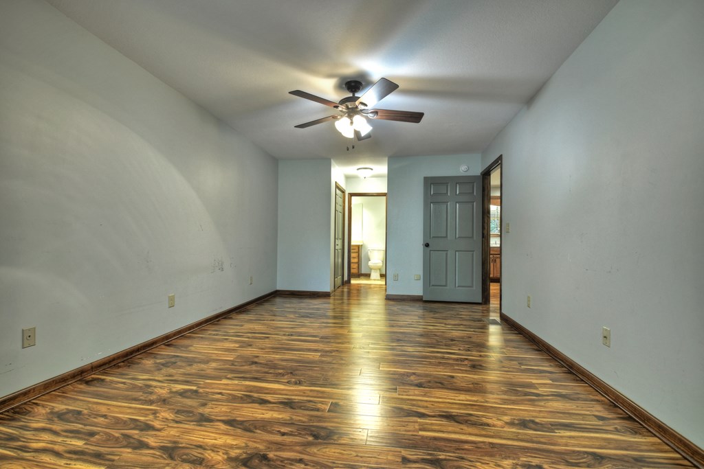 293 James Drive Property Photo 16