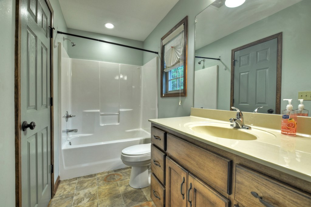 293 James Drive Property Photo 24