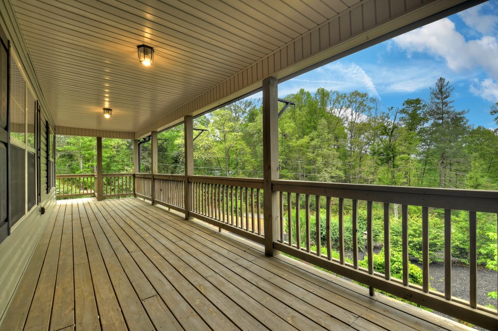 293 James Drive Property Photo 27