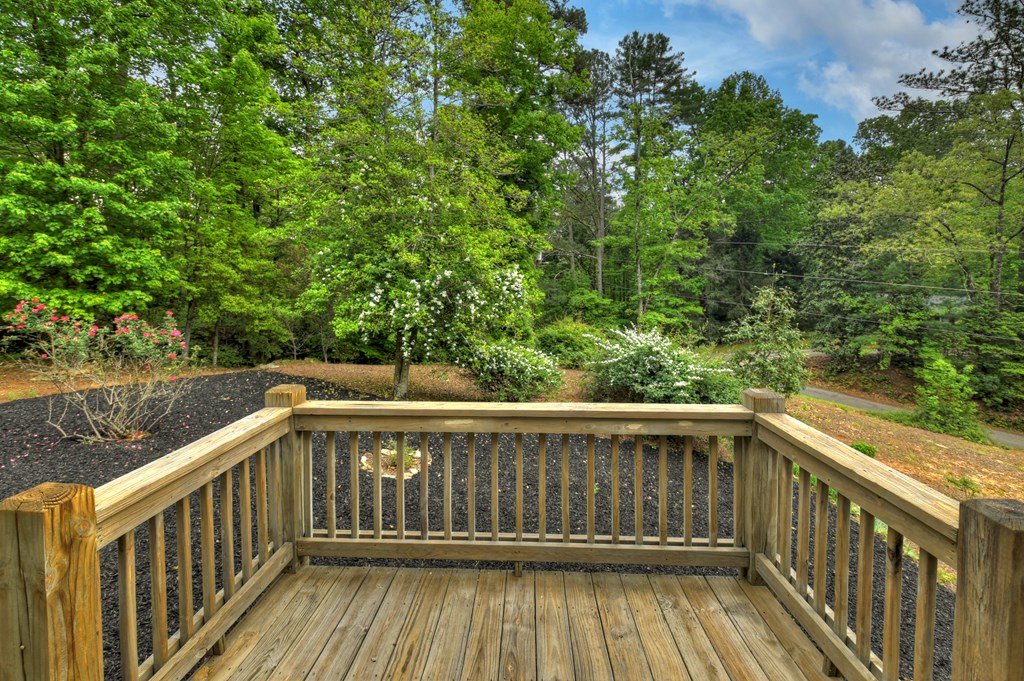 293 James Drive Property Photo 29