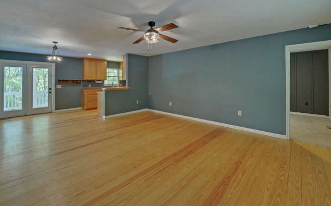 325 Honeysuckle Drive Property Photo 5