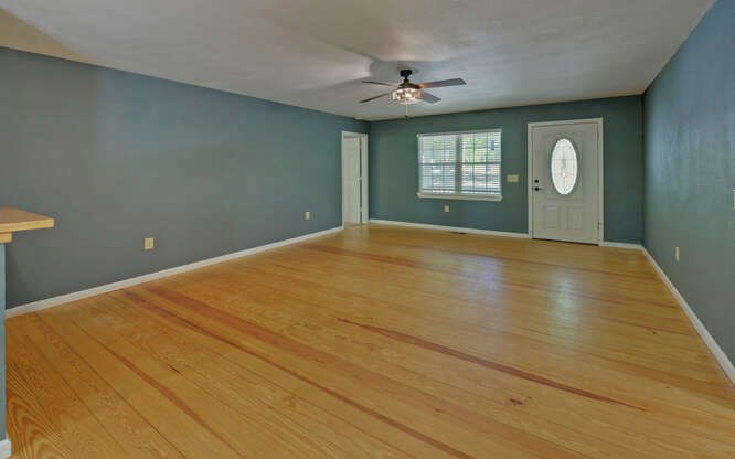 325 Honeysuckle Drive Property Photo 7