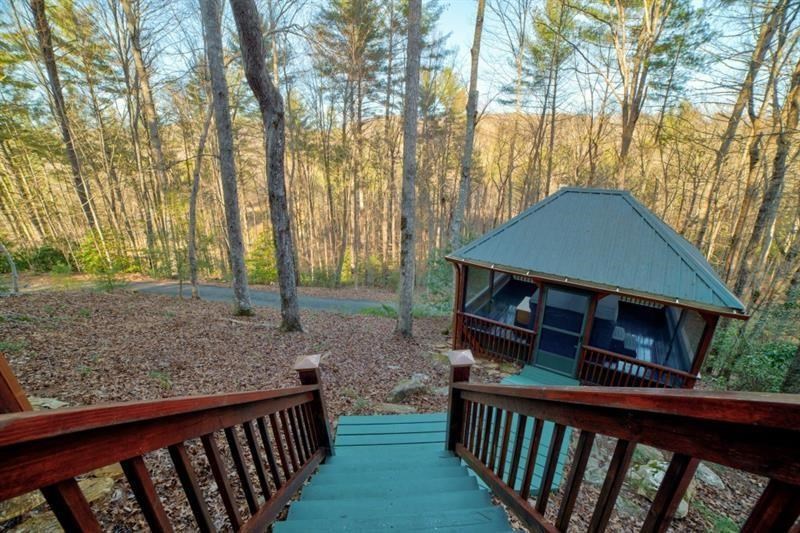 138 Lucius Lane Property Photo 6