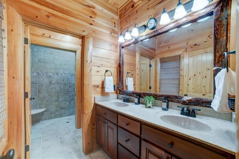 138 Lucius Lane Property Photo 11