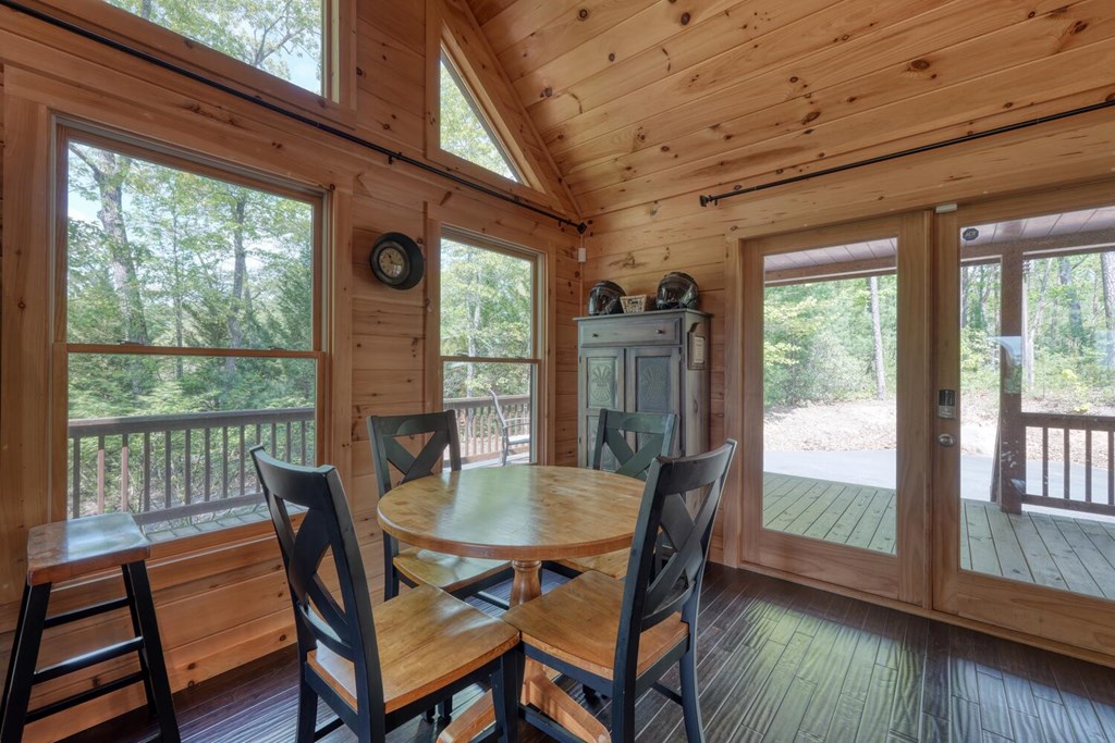 681 The Woods Road Property Photo 10