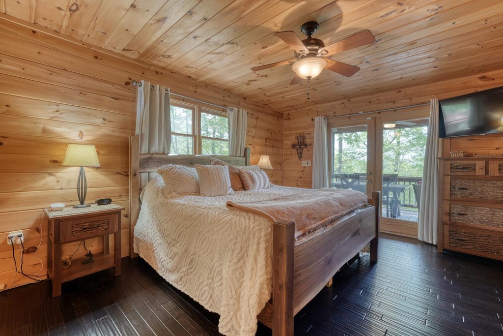 681 The Woods Road Property Photo 12