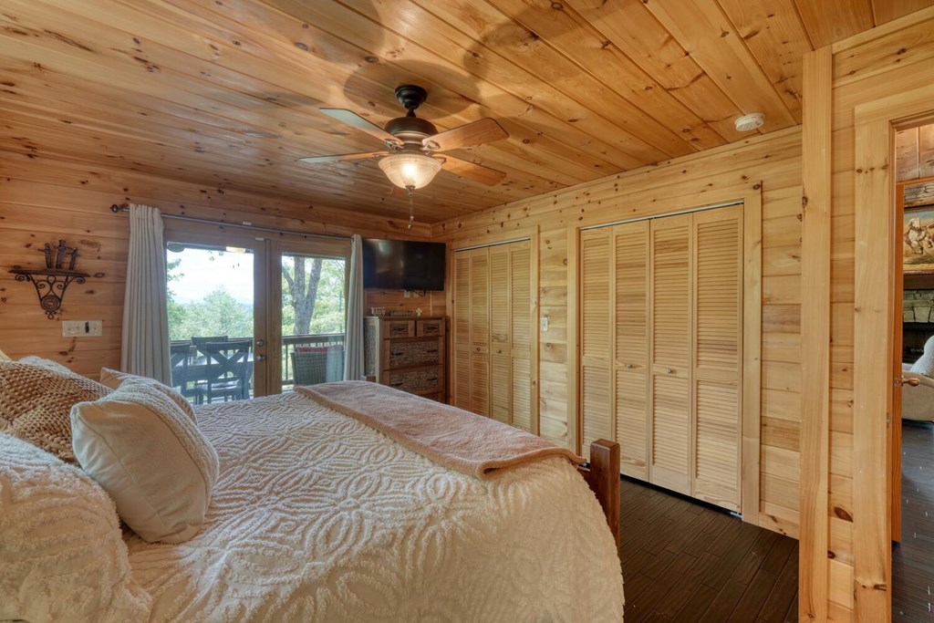 681 The Woods Road Property Photo 13