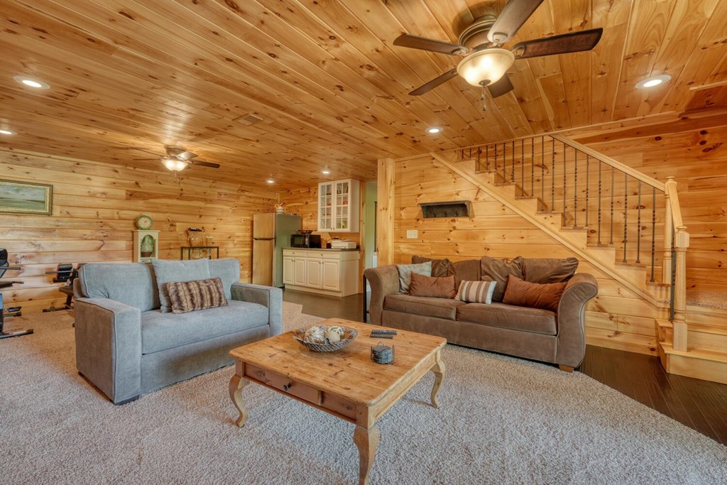 681 The Woods Road Property Photo 23