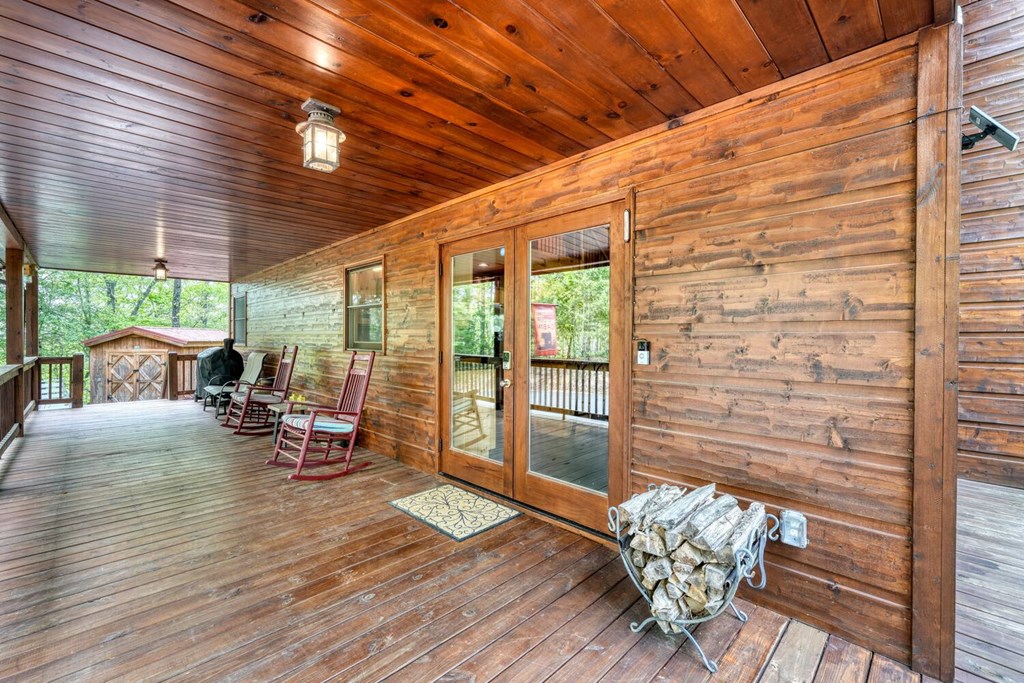 681 The Woods Road Property Photo 37