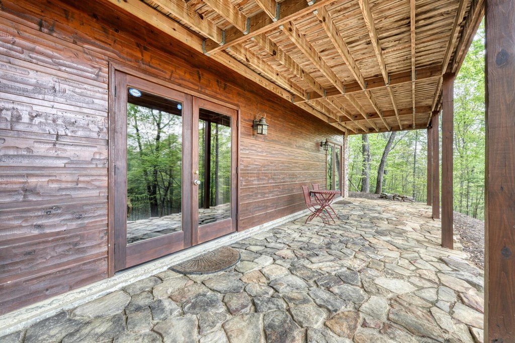 681 The Woods Road Property Photo 38